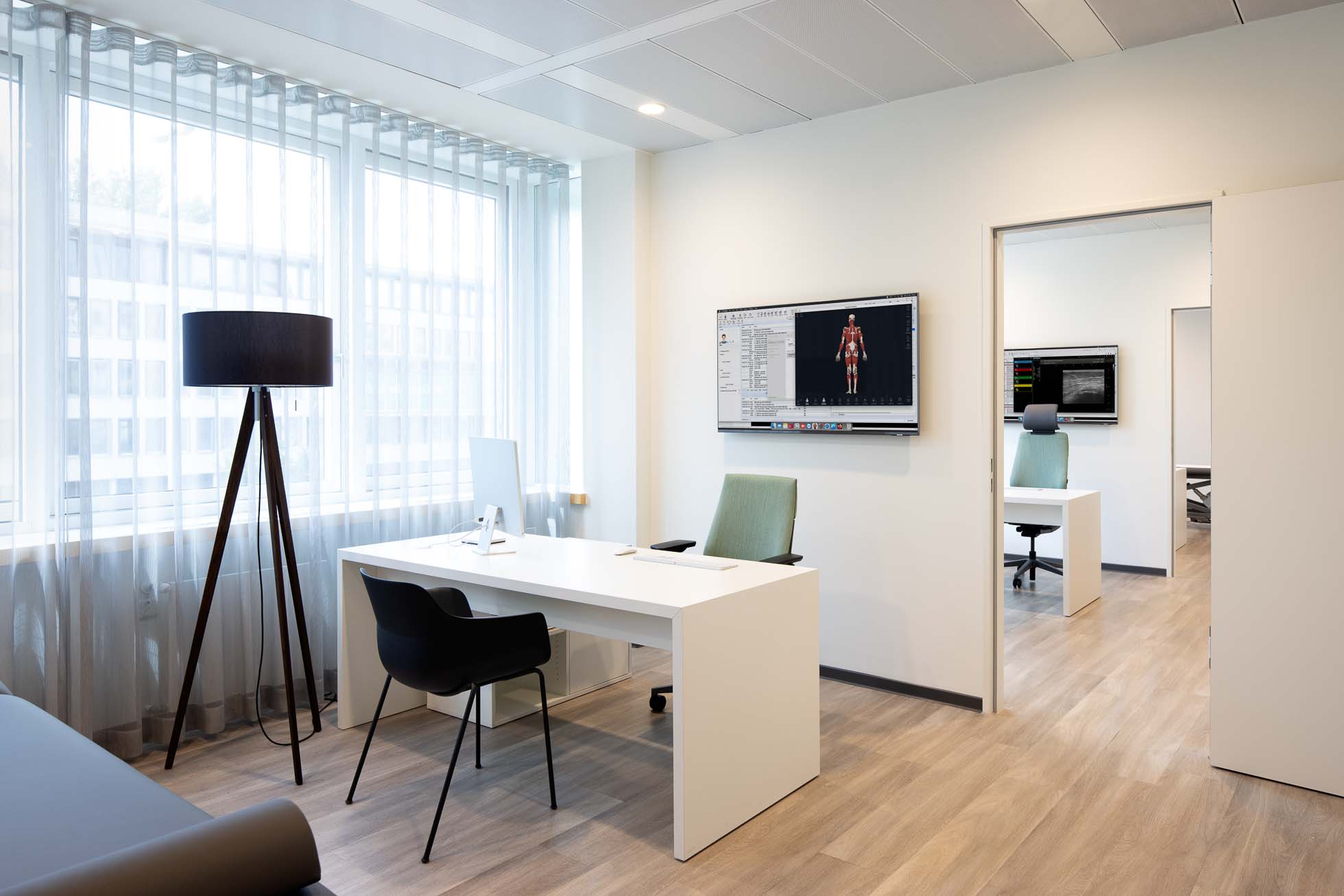 Innenansicht eines Behandlungszimmers im Auromedicum Frankfurt